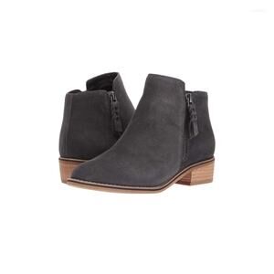 Womens Blondo waterproof suede booties 8.5